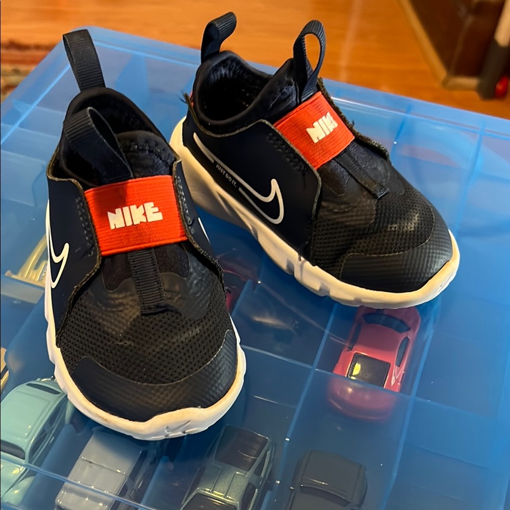 Nike Flex Runner Navy and Red Shoes